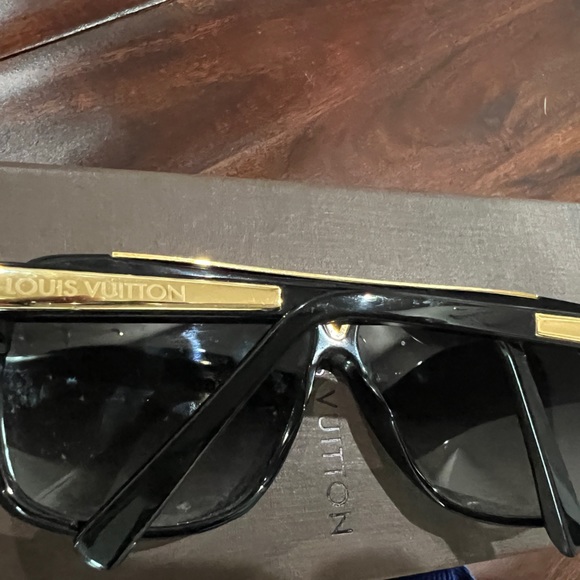 Louis Vuitton Millionaire Sunglasses - Picture 8 of 9